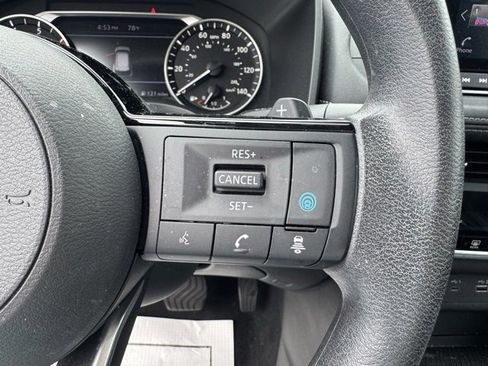 Used 2023 Nissan Rogue SV image 13