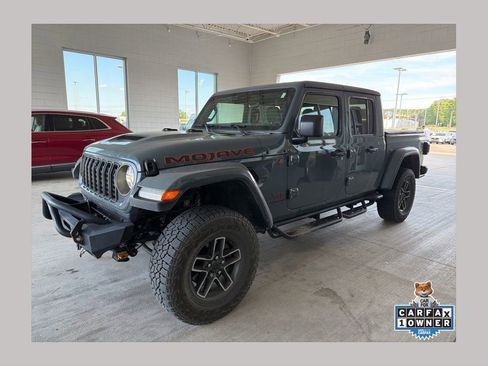 Used 2025 Jeep Gladiator Mojave image 1
