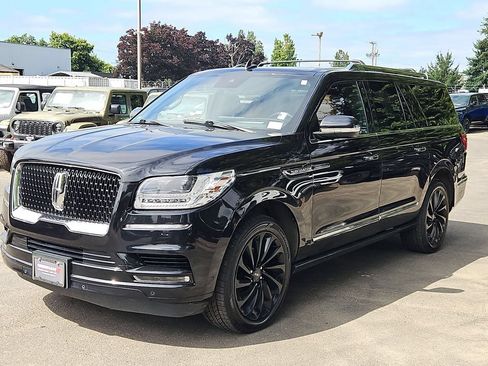 Used 2021 Lincoln Navigator L Reserve AWD/4WD image 3