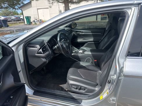 Used 2022 Toyota Camry XSE FWD image 12