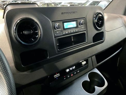 Used 2025 Mercedes-Benz Sprinter 2500 image 6