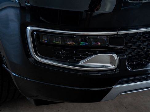 Used 2023 Jeep Wagoneer Series III w/ Preferred Equipment Group image 19