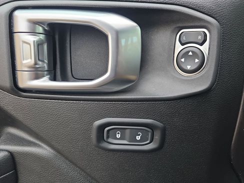 Used 2024 Jeep Wrangler Sport S image 38