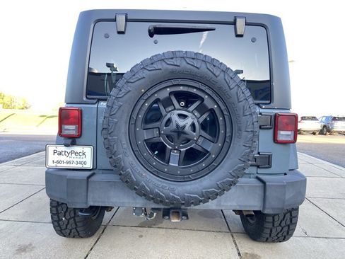 Used 2014 Jeep Wrangler Unlimited Rubicon w/ Connectivity Group AWD/4WD image 20