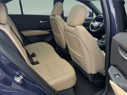 Used 2024 Cadillac XT4 Luxury FWD image 15