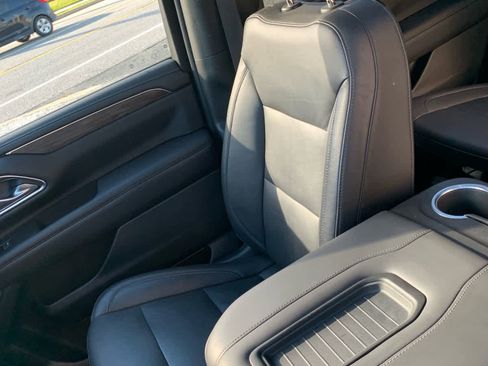 Used 2021 Chevrolet Tahoe Z71 w/ Z71 Signature Package image 19