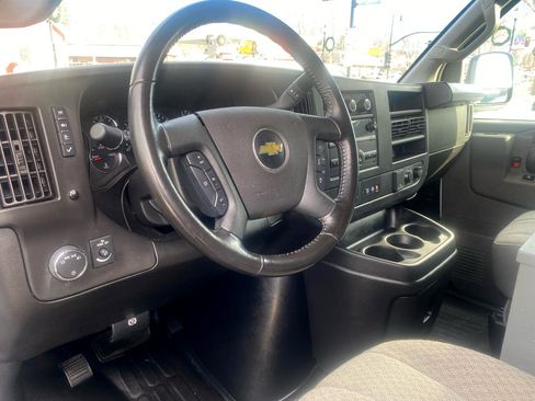 Used 2022 Chevrolet Express 3500 RWD 3500 135 w/ Driver Convenience Package image 16