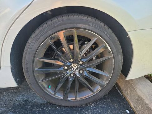 Used 2023 Toyota Camry XSE FWD image 9