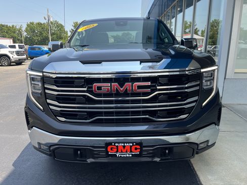 Used 2025 GMC Sierra 1500 SLT AWD/4WD image 13