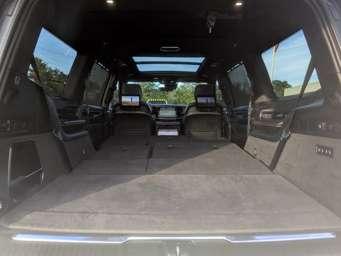 Used 2024 Jeep Grand Wagoneer Series III w/ Rear Seat Video Group 1 image 43