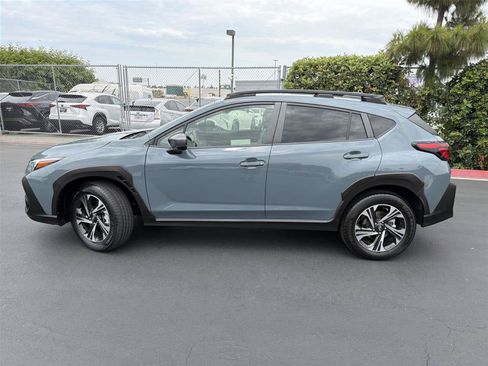 Used 2024 Subaru Crosstrek 2.0i Premium w/ Crosstrek Mirror Package AWD/4WD image 3