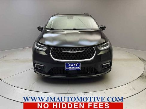 Used 2021 Chrysler Pacifica Touring-L image 8