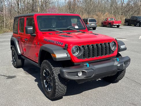 Used 2025 Jeep Wrangler Unlimited Rubicon 4xe w/ Convenience Group image 3