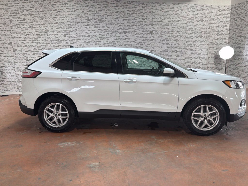 Used 2024 Ford Edge SEL AWD/4WD image 8