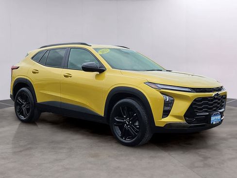 Certified 2025 Chevrolet Trax ACTIV w/ Sunroof Package image 3