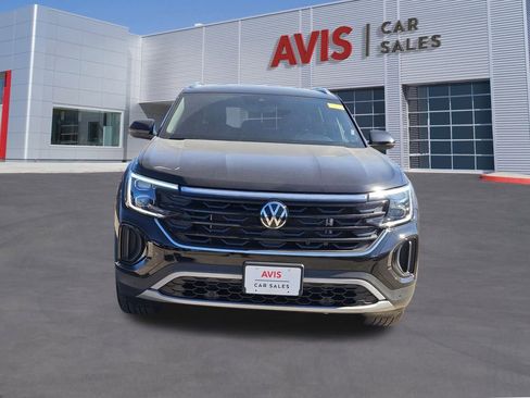 Used 2025 Volkswagen Atlas Cross Sport SE image 10