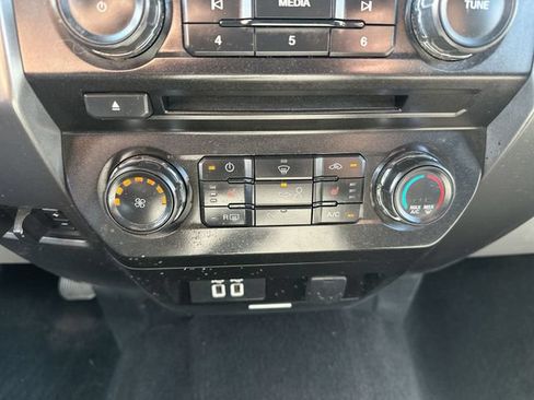 Used 2018 Ford F150 XLT w/ Equipment Group 302A Luxury AWD/4WD image 17