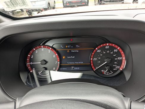 Used 2025 Nissan Frontier Pro-X RWD image 13