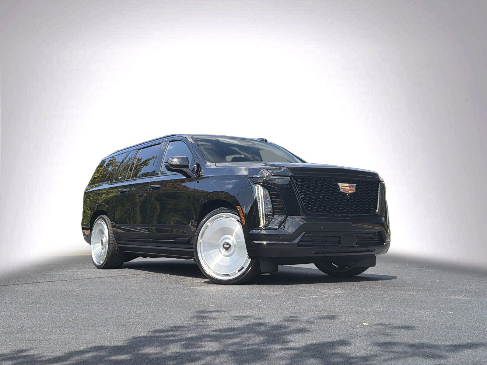 Used 2026 Cadillac Escalade ESV Sport AWD/4WD image 2