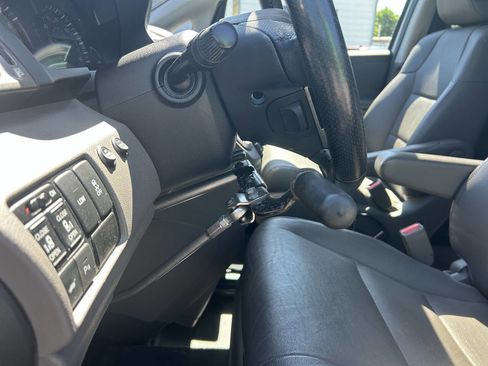 Used 2015 Honda Odyssey Touring Elite image 18