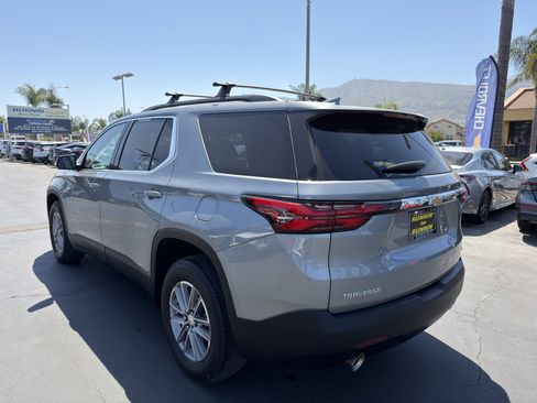 Used 2023 Chevrolet Traverse LT FWD image 6