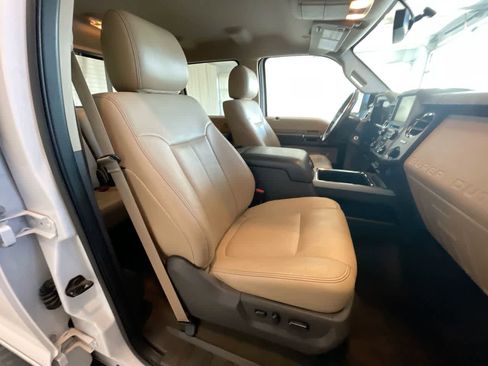 Used 2016 Ford F250 Lariat w/ Lariat Interior Package image 24