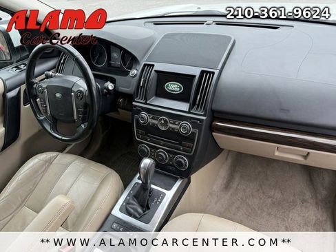 Used 2014 Land Rover LR2 HSE image 12