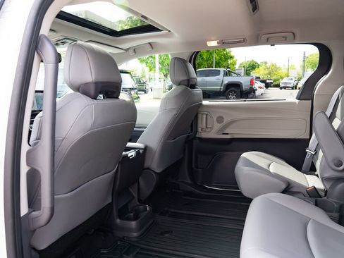 Used 2021 Toyota Sienna XLE w/ XLE Plus Package AWD/4WD image 22
