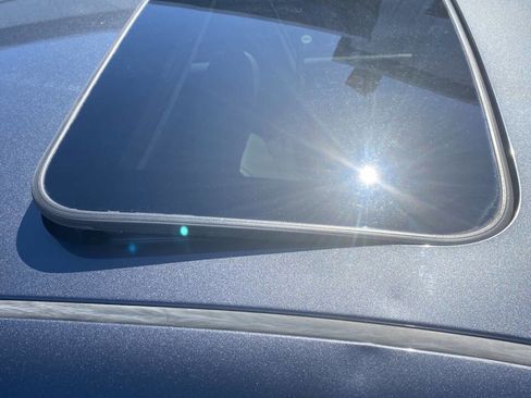 Used 2011 Toyota Camry XLE image 15