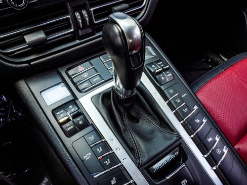 Used 2021 Porsche Macan S AWD/4WD image 23