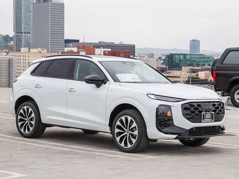 New 2026 Audi Q3 quattro 2.0T AWD/4WD image 3