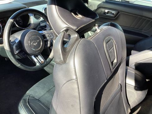 Used 2016 Ford Mustang Premium image 19