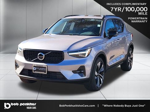 New 2026 Volvo XC40 B5 Plus w/ Protection Package Premier image 23
