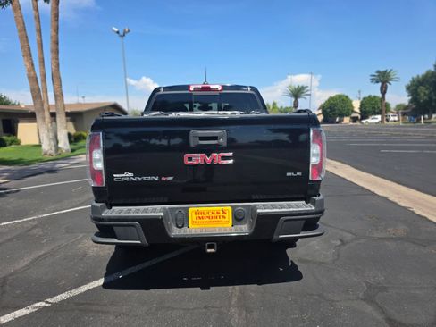 Used 2018 GMC Canyon SLE w/ Nightfall Edition AWD/4WD image 10