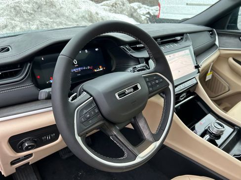 New 2026 Jeep Grand Cherokee L Limited w/ Trailer Tow Package image 38