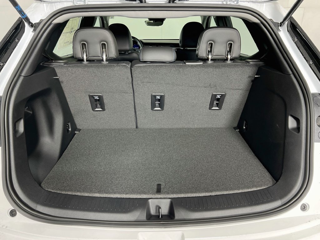 New 2027 Chevrolet Bolt LT w/ Super Cruise Package FWD image 25