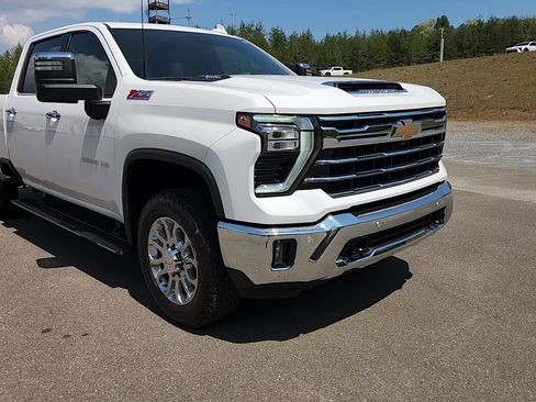 Used 2024 Chevrolet Silverado 3500 LTZ w/ LTZ Premium Package AWD/4WD image 4