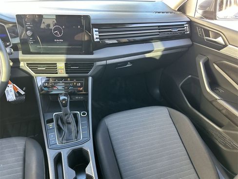 Certified 2025 Volkswagen Jetta S image 12