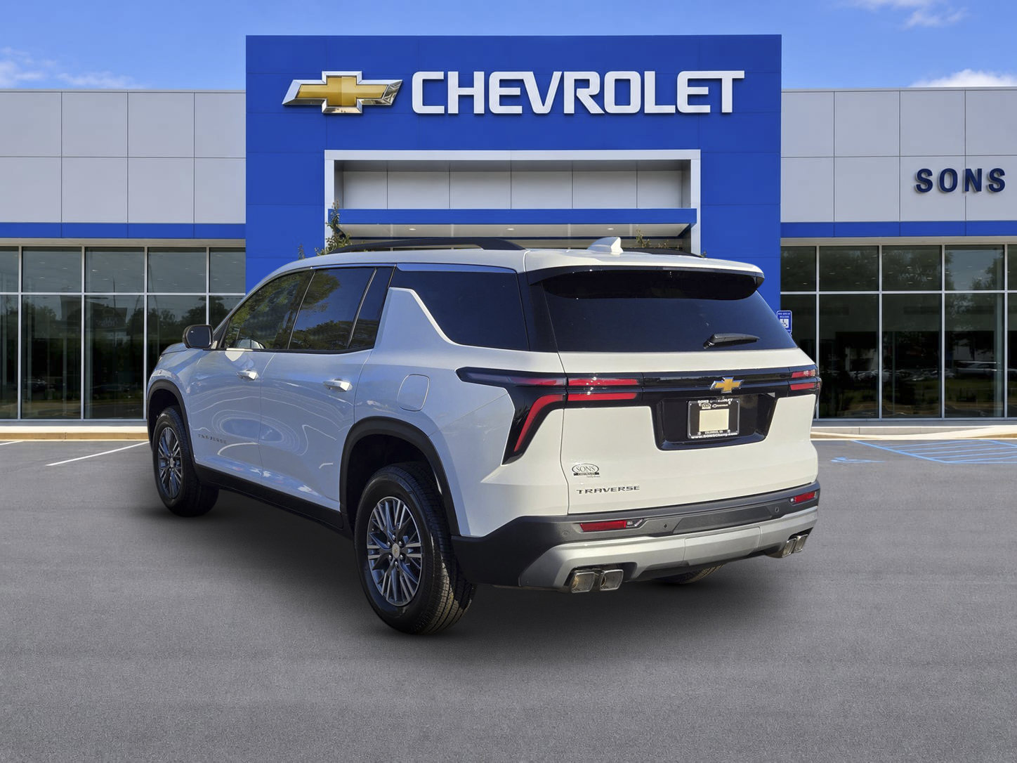 New 2027 Chevrolet Traverse LT w/ Driver Confidence Package FWD image 7