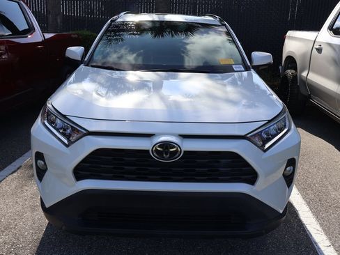 Used 2021 Toyota RAV4 XLE Premium FWD image 5