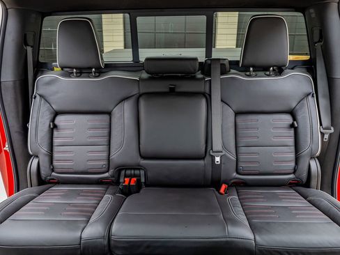 Used 2025 GMC Sierra 2500 AT4X image 34