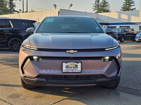 Used 2025 Chevrolet Equinox EV LT w/ Comfort Package FWD image 2