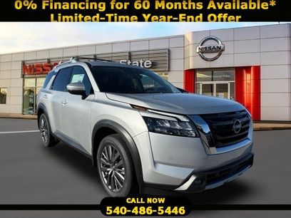 New 2025 Nissan Pathfinder SL w/ SL Premium Package