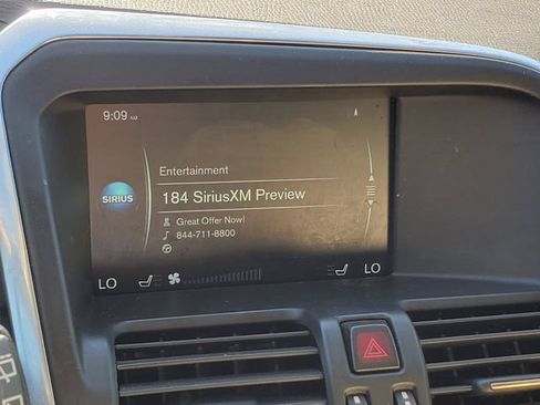 Used 2017 Volvo XC60 T6 Inscription w/ Climate Package AWD/4WD image 21