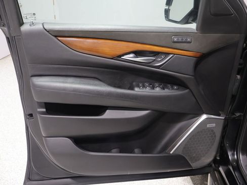 Used 2018 Cadillac Escalade ESV Premium Luxury AWD/4WD image 14