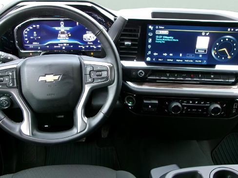 Used 2025 Chevrolet Silverado 2500 LT w/ Convenience Package AWD/4WD image 11