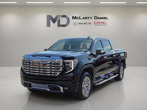 Used 2022 GMC Sierra 1500 Denali AWD/4WD image 3