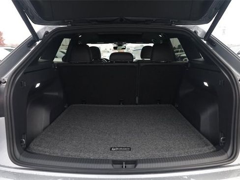 New 2026 Volkswagen Atlas Cross Sport SE image 7