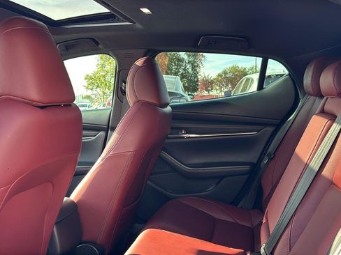 Used 2022 MAZDA MAZDA3 s image 25