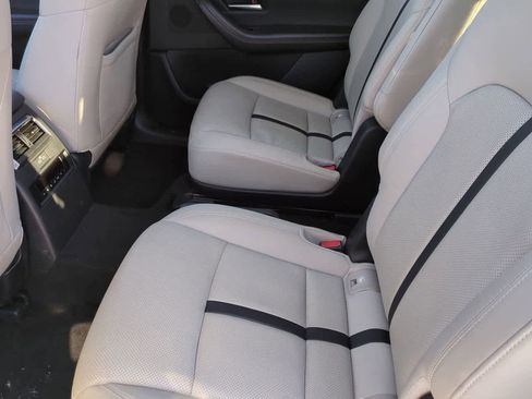 Used 2024 MAZDA CX-90 Plug-In Hybrid w/ Premium Pkg image 19